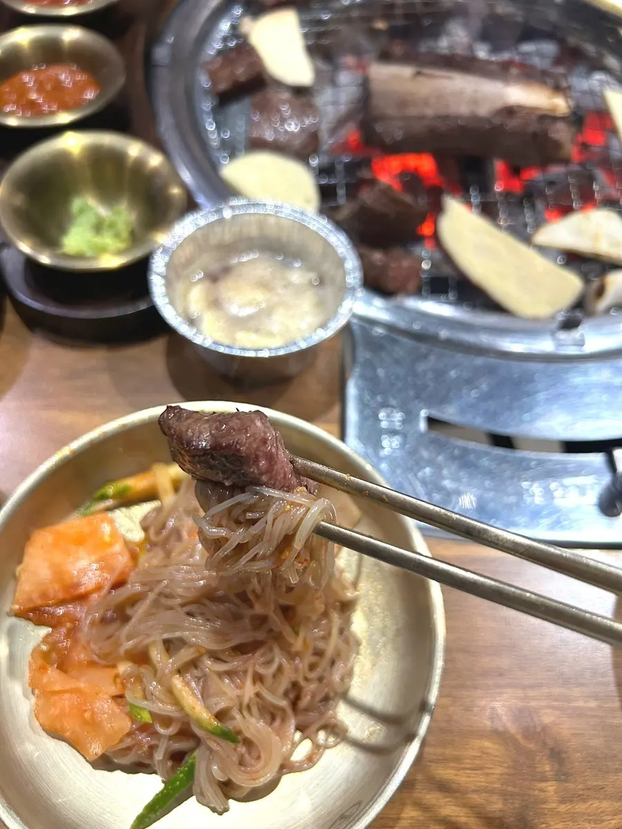 Sweet and tangy mixed bibim naengmyeon