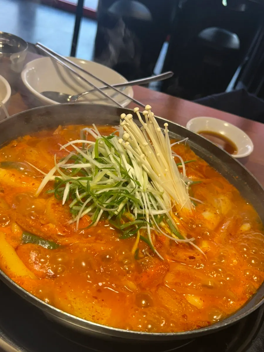 Dakdoritang simmering with a 4-minute timer