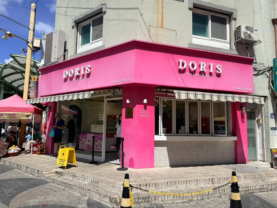 도리스파티세리 테이크아웃 매장 내부