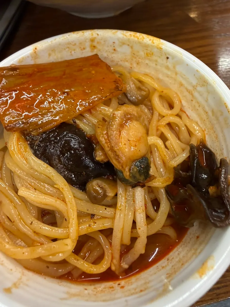 해산물이 들어간 치즈짬뽕 면