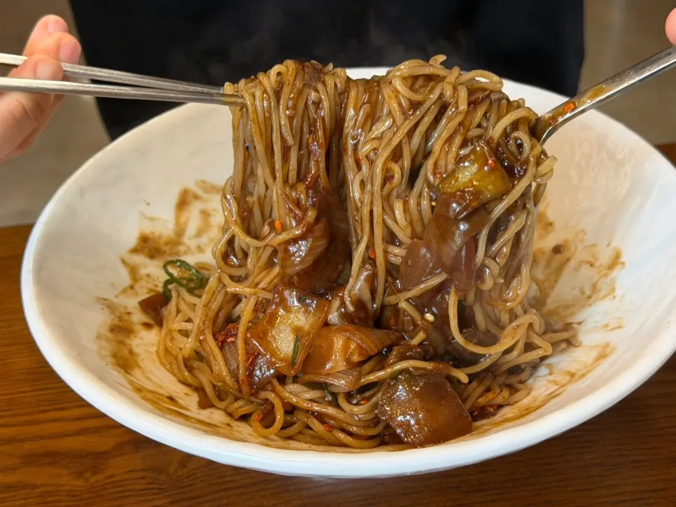 Gochu jjajang mixed into thin noodles
