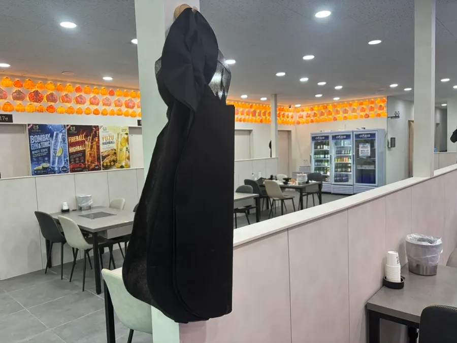 매장에 비치된 셀프 앞치마