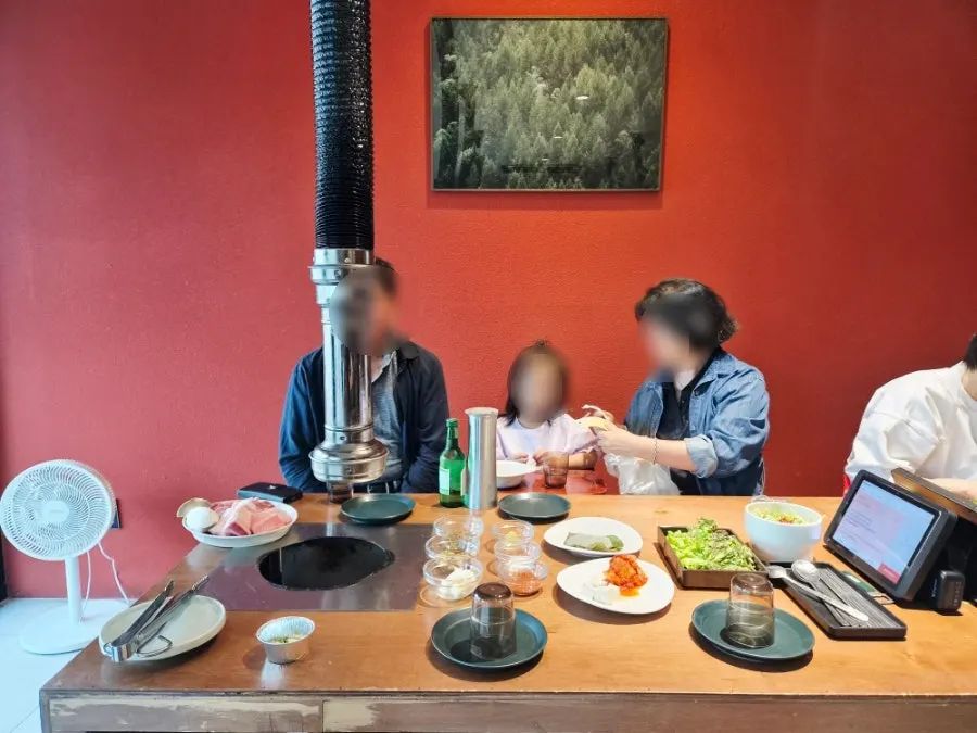 네이버예약으로 미리 세팅된 돝 오송 테이블