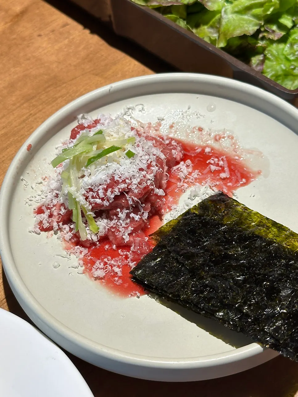 서비스로 나온 한우 우둔살 육회