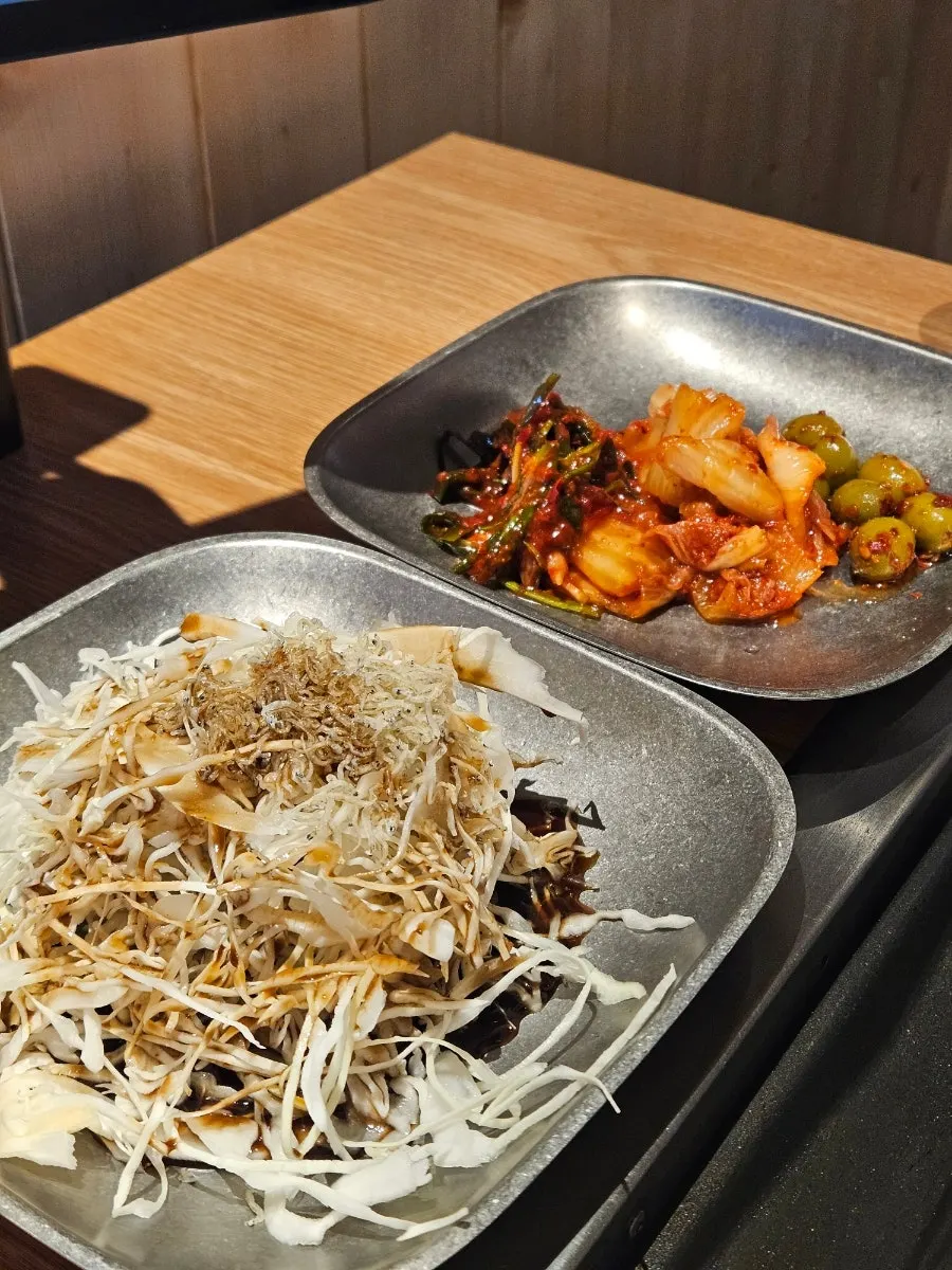 Spread of basic side dishes at Dotdot Milyang Main Branch