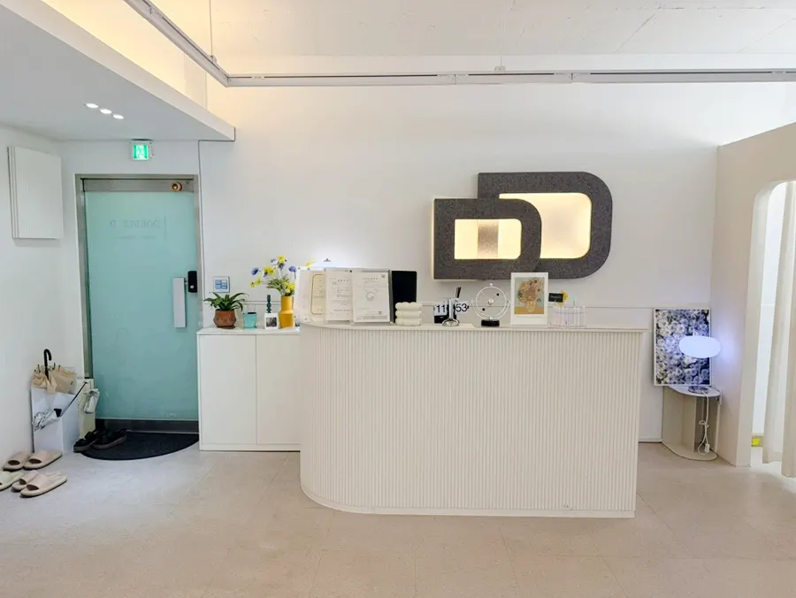 Signage at the salon entrance