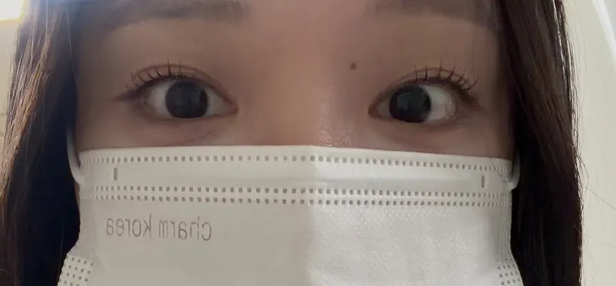 Lifted eyes after the lash lift is complete