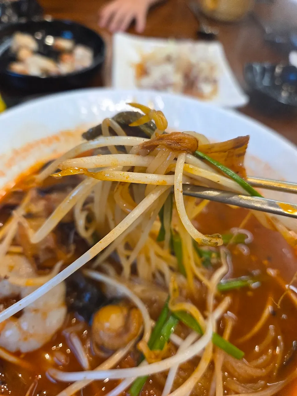 짬뽕 속 해산물 건더기