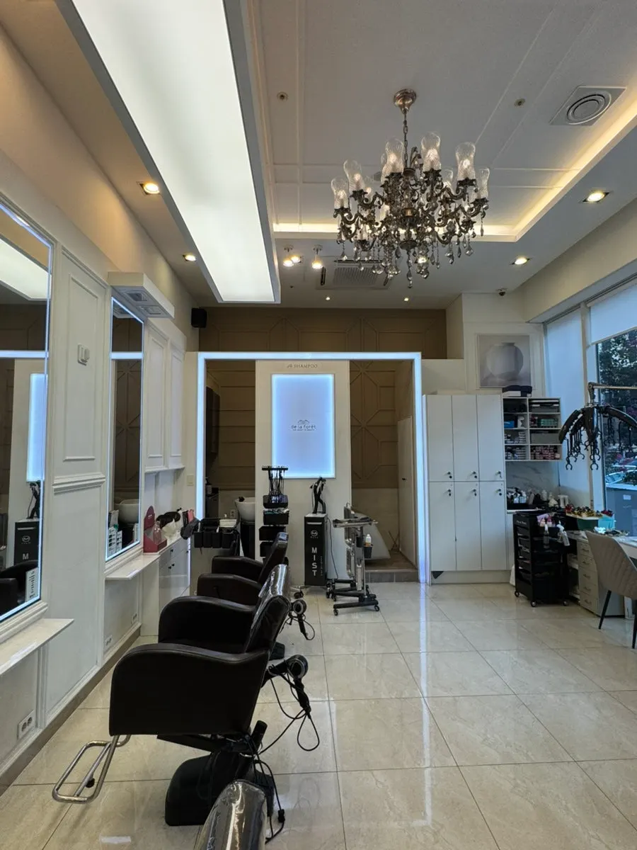 Waiting area with floor-to-ceiling windows