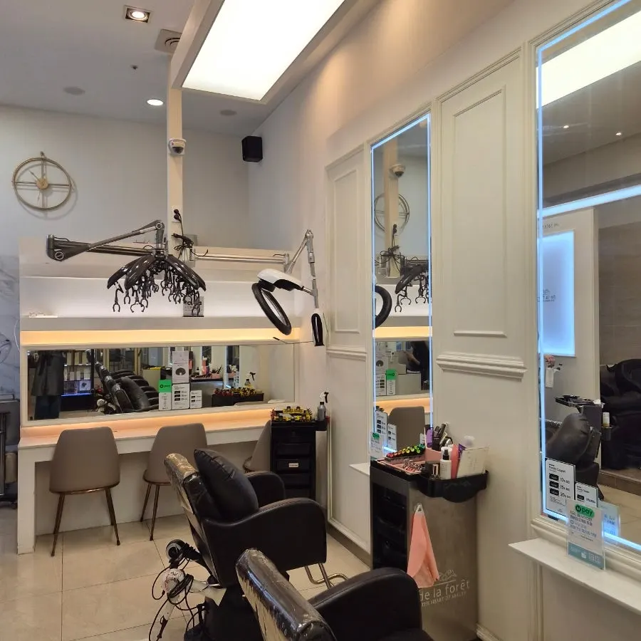 Spacious treatment seating at Drapore Haeundae Jung-dong Branch
