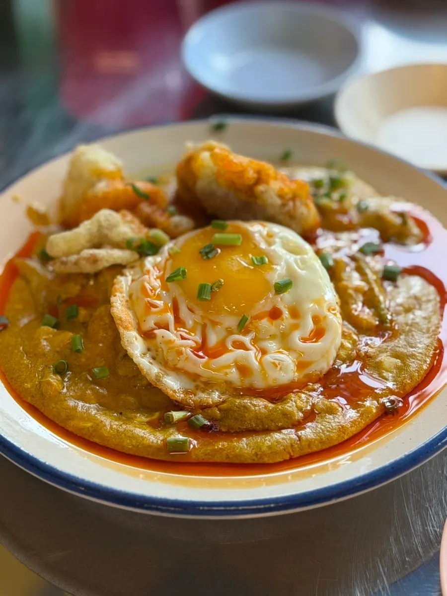 Poo pad pong curry rice at Drunken Thai Sangam Branch