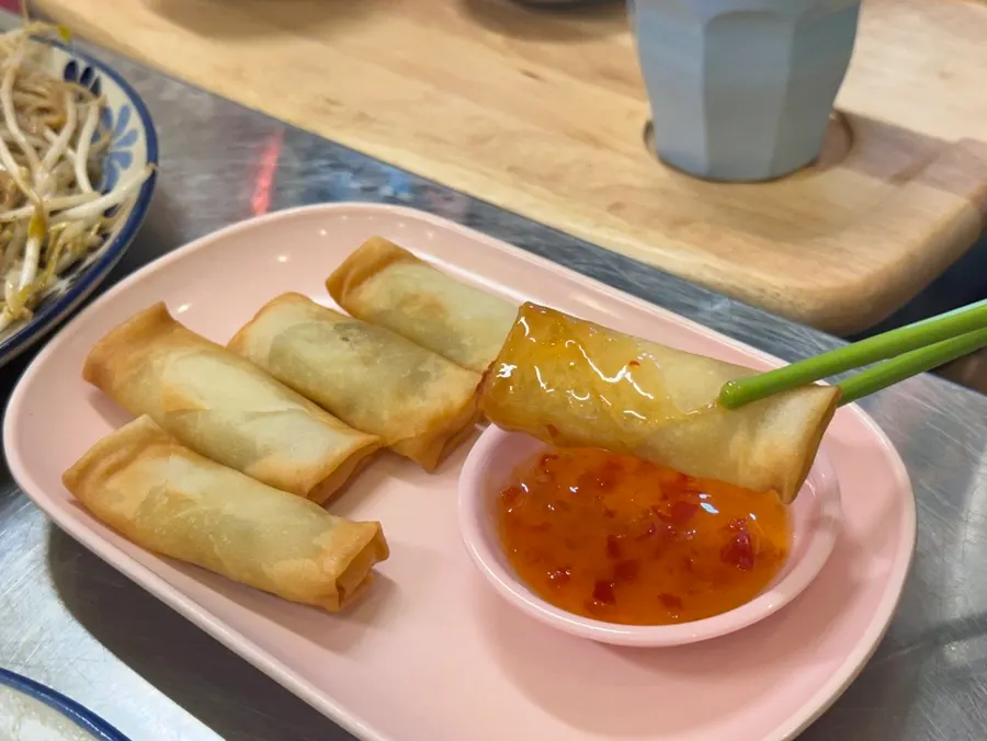 겉이 바삭한 채소 스프링롤 단면
