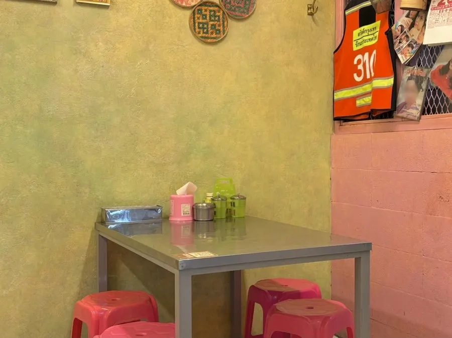 Interior of Drunken Thai Sangam branch with Thai atmosphere