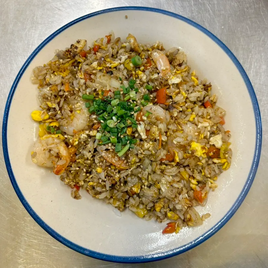 A bowl of Drunken Thai shrimp khao pad