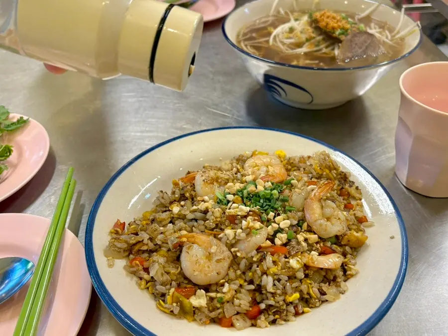 Fluffy Thai-style fried rice with egg and onion