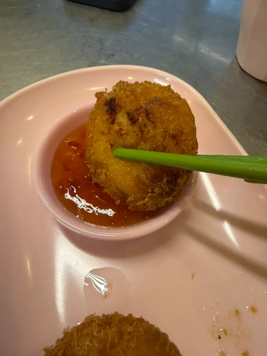 Crispy fried half order of tod mun goong