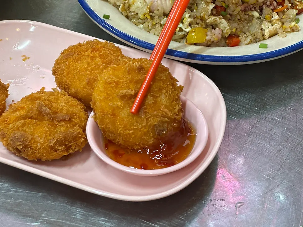 식사를 마친 드렁킨타이 테이블