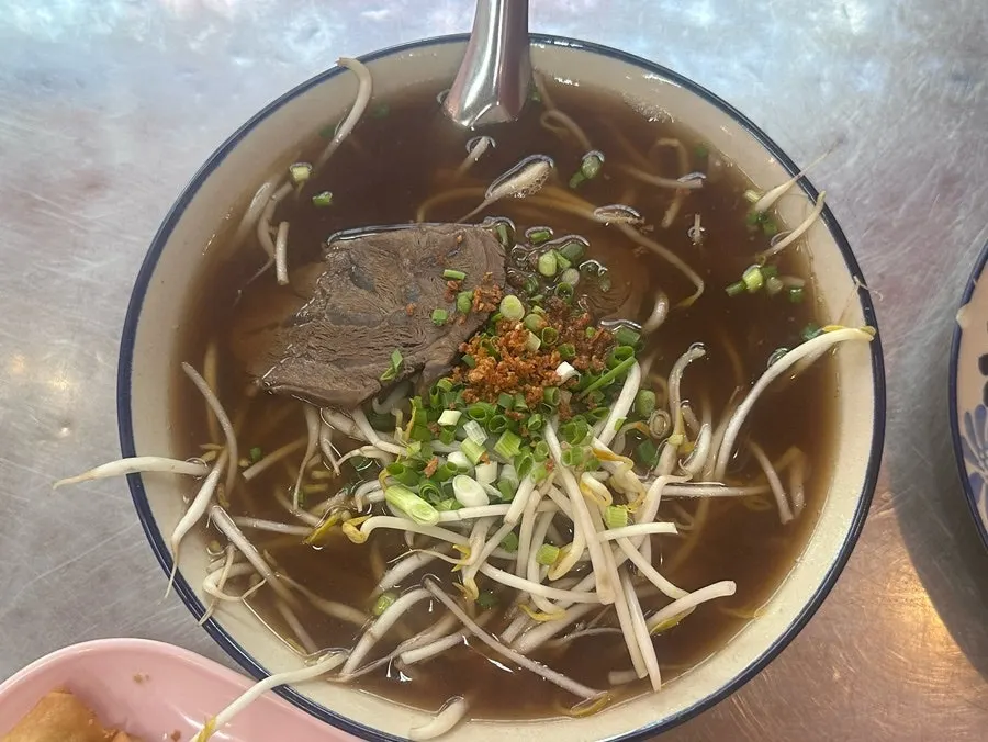 濃郁湯頭的泰式河粉近拍