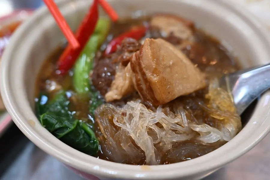 Kai moo palo simmered with glass noodles and vegetables