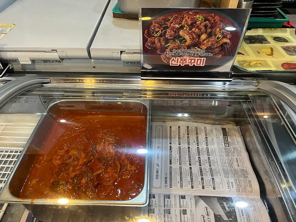 All-you-can-eat pork belly and marinated webfoot octopus selection