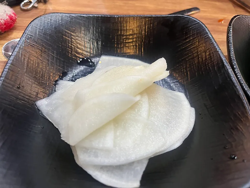 Meat meal with wrap greens