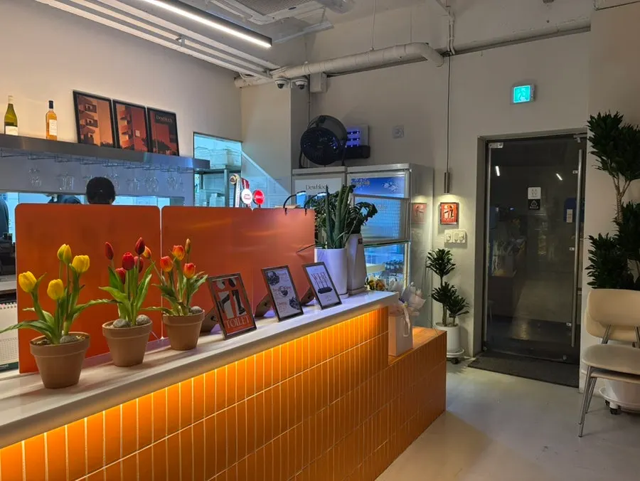Table area of Dooblock with a casual atmosphere