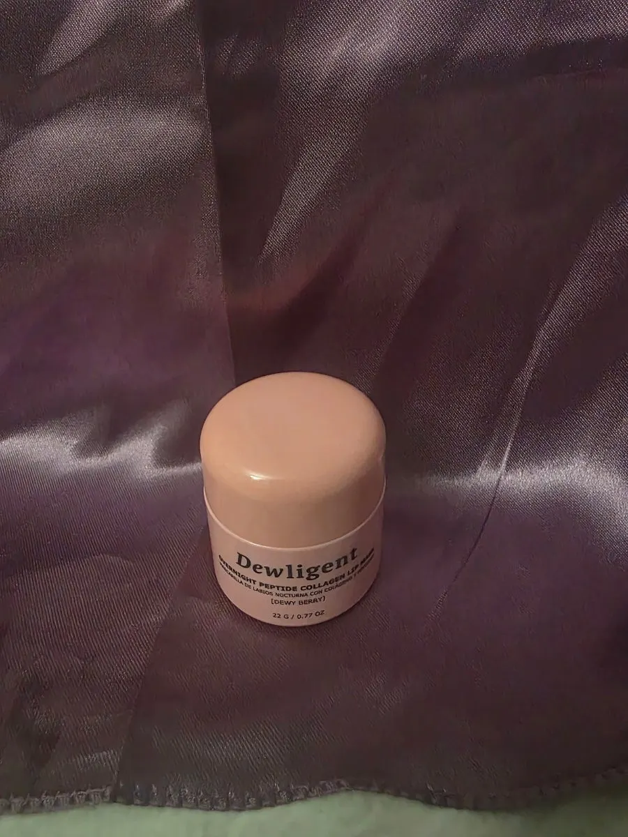 Pink lip mask container product photo