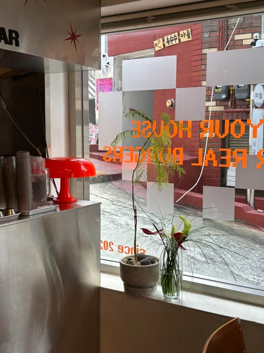 Self-serve sauce station at the ordering counter