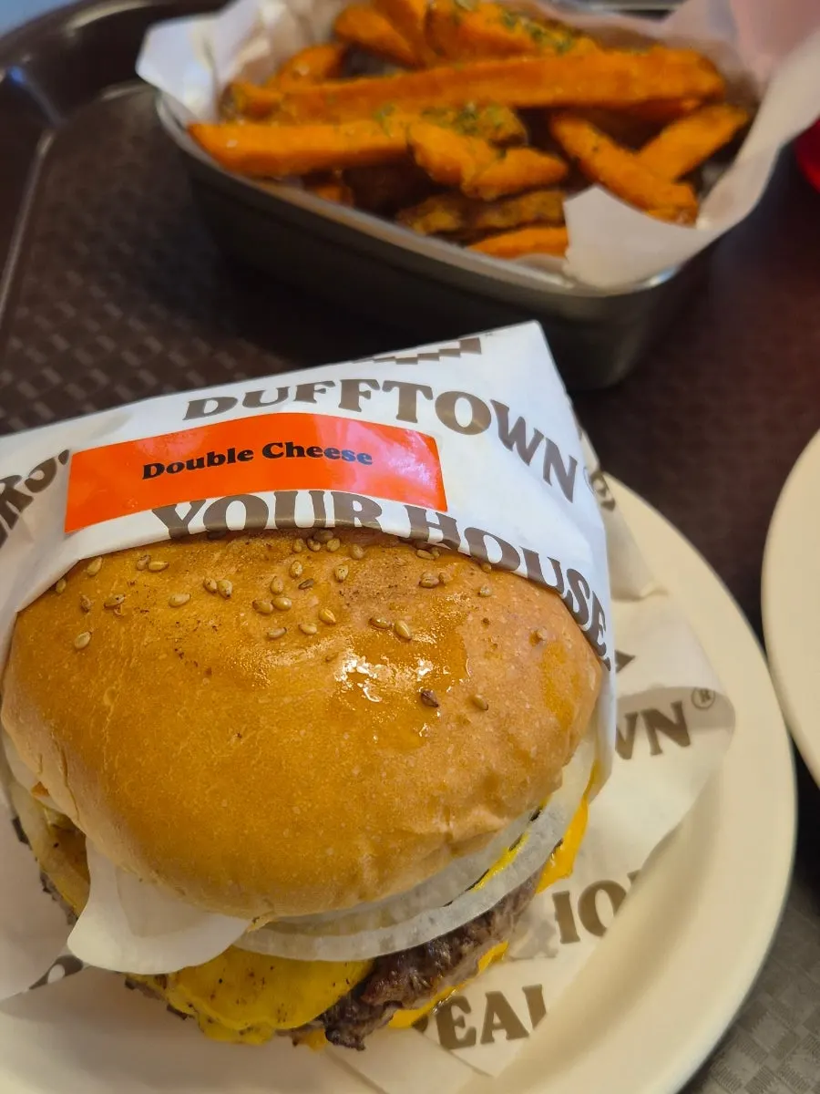 Cheeseburger with patty and cheese