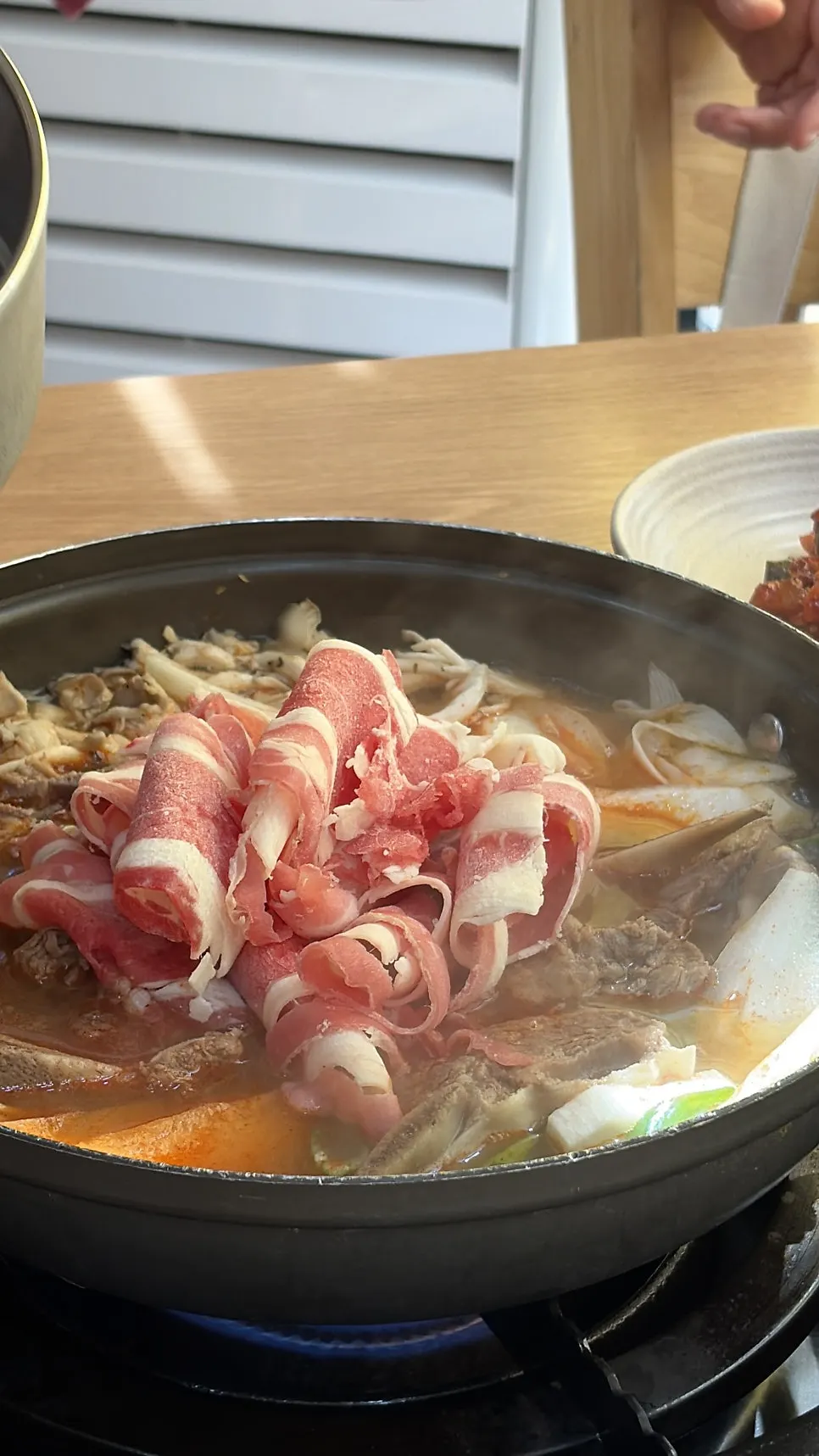 Reduced usinjeongol meat and vegetables