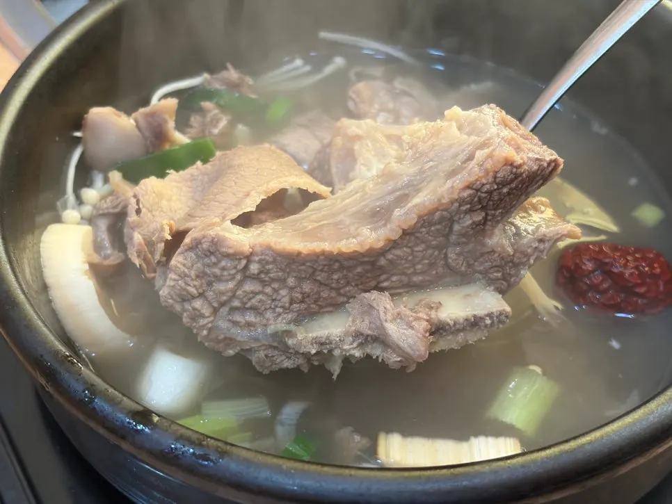 Clear galbitang broth with generously sized short ribs