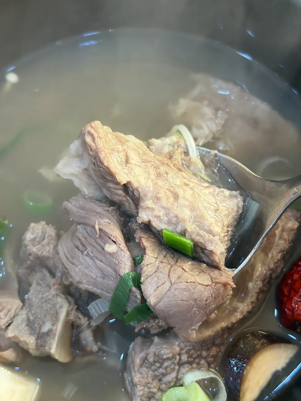 Freshly made glutinous pot rice and nurungji