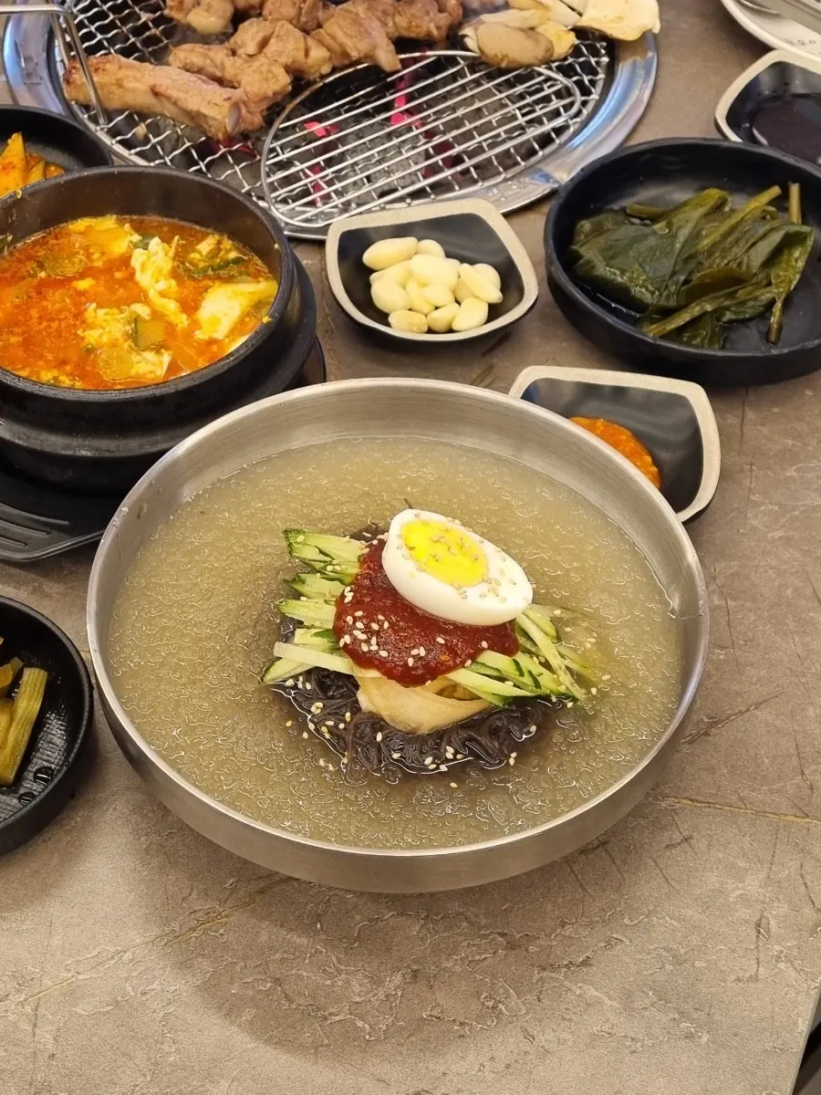 두근두근숯불갈비 돼지갈비 상차림