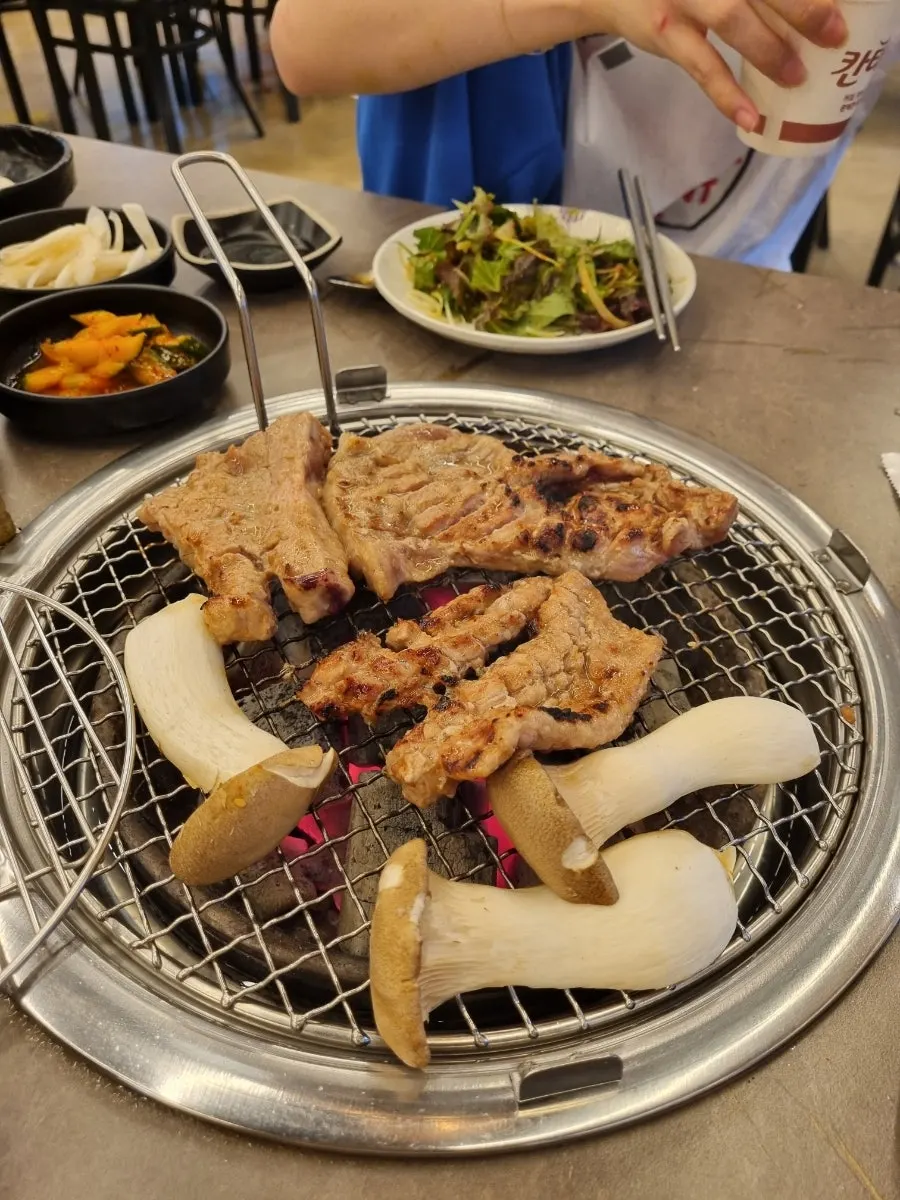 계란 푼 서비스 순두부찌개