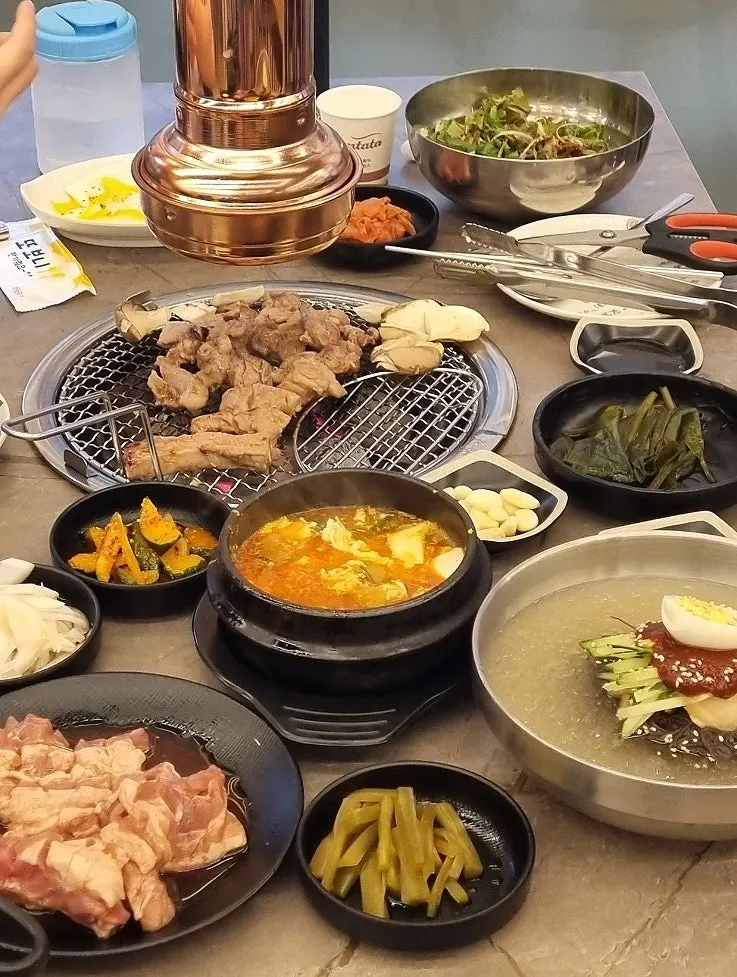 사이드로 주문한 물냉면 한 그릇