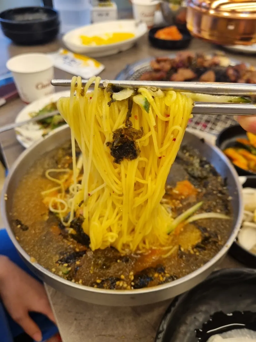 양 많은 김치말이국수 한 그릇