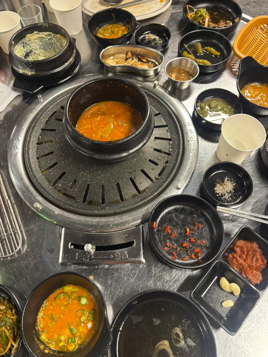 매콤한 된장찌개와 공기밥