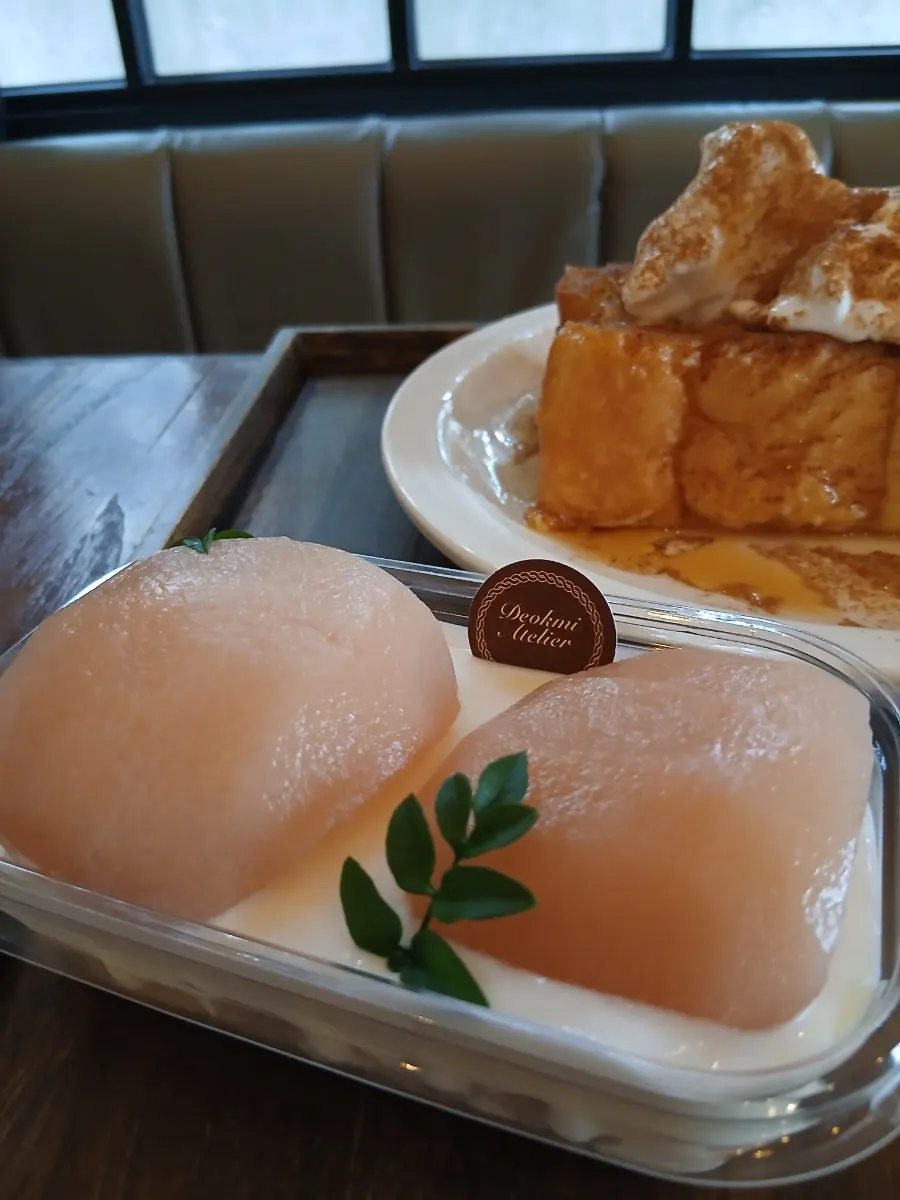 Rose milk tea placed on the table