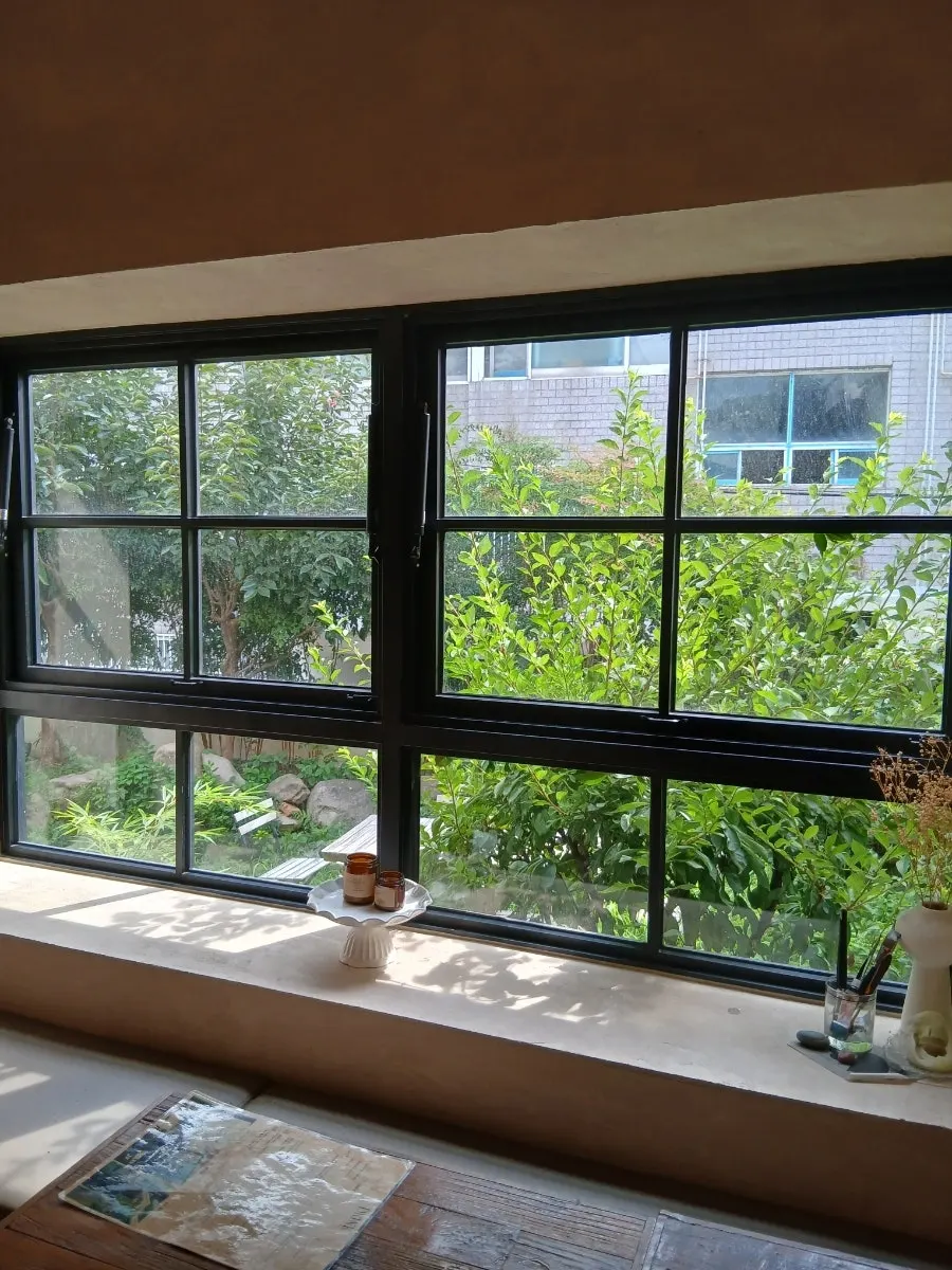 Alley-vibe view of Deokmi Atelier Gwang-an Branch