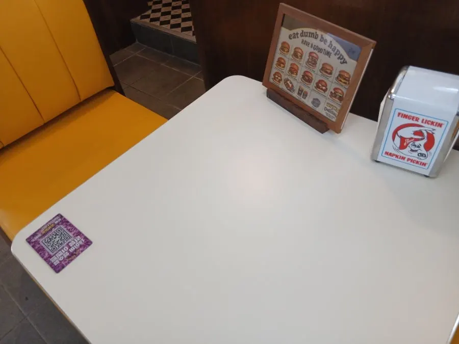 Seating and interior view of Deombeogeo Bonjeom