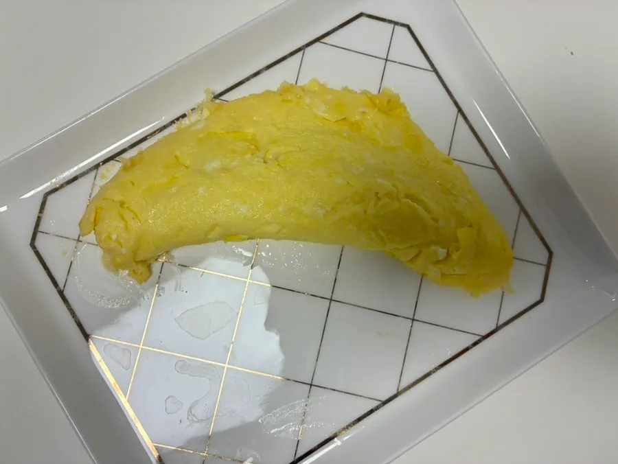 Omelet made with three grade-1 eggs