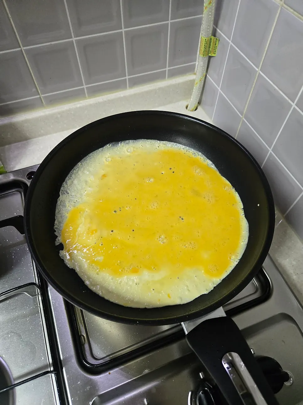 프라이팬에 부친 계란후라이