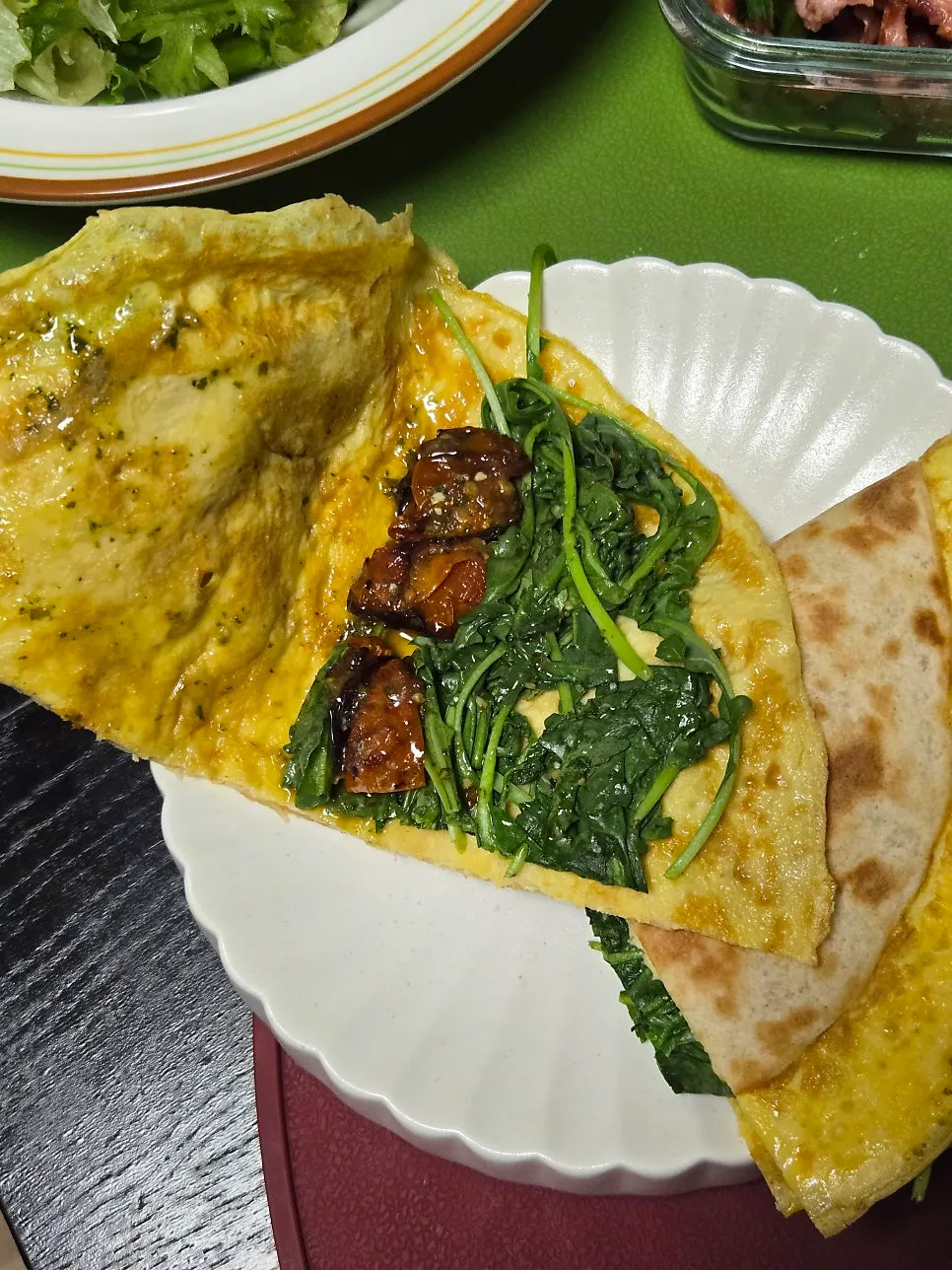 계란 요리를 담은 접시