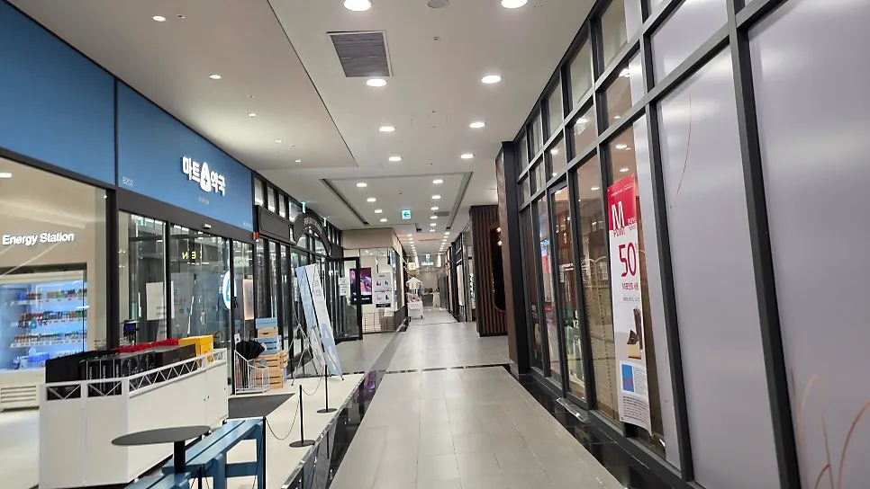 Exterior of the egg specialty shop