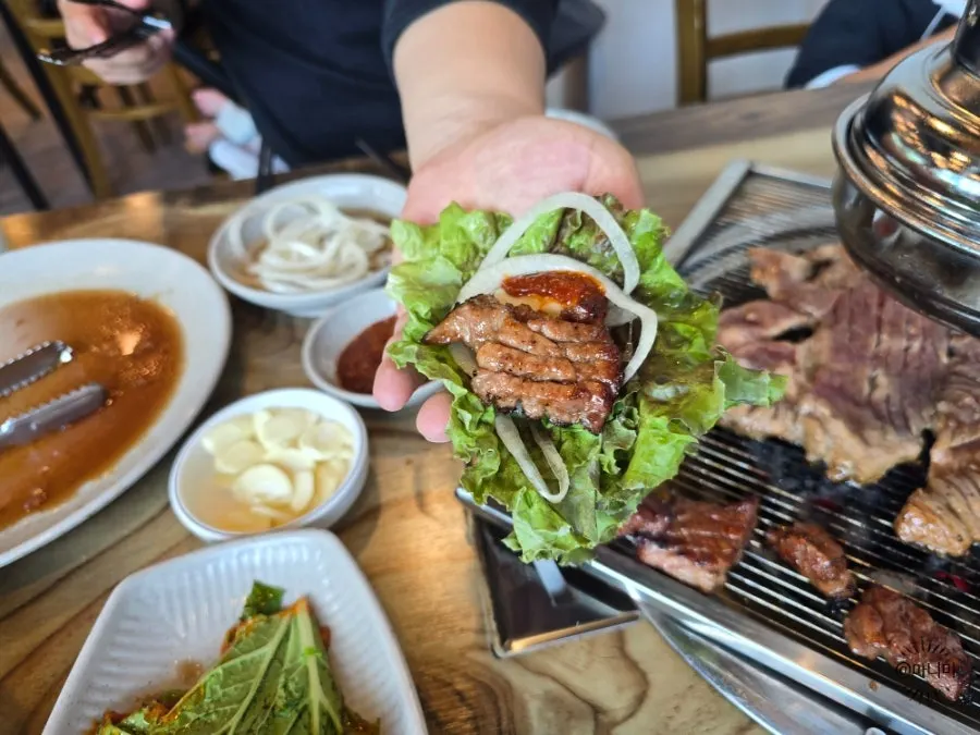 촉촉하게 구운 돼지갈비