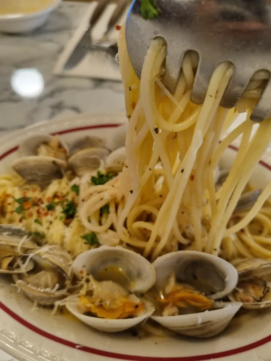 Drinks served with pasta and pizza