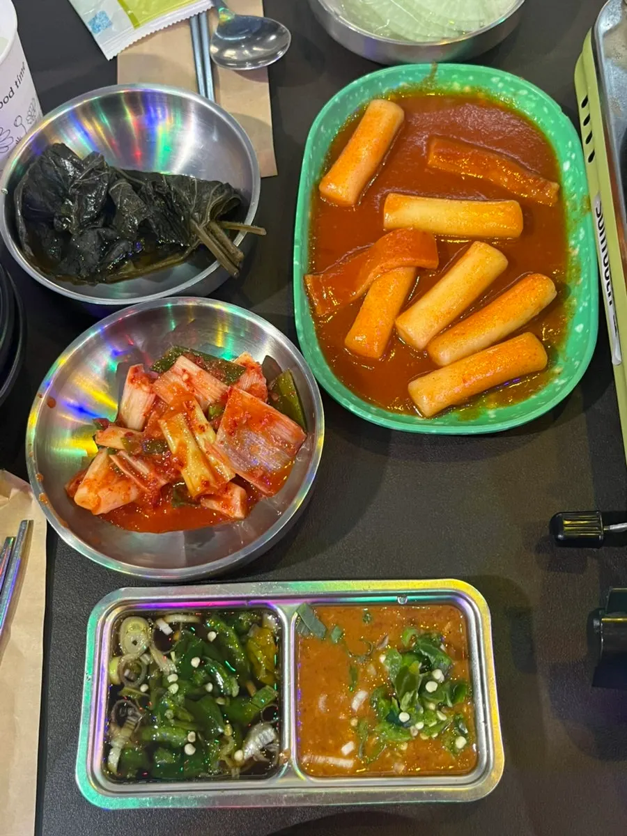 우화곱창 메뉴와 테이블 안내
