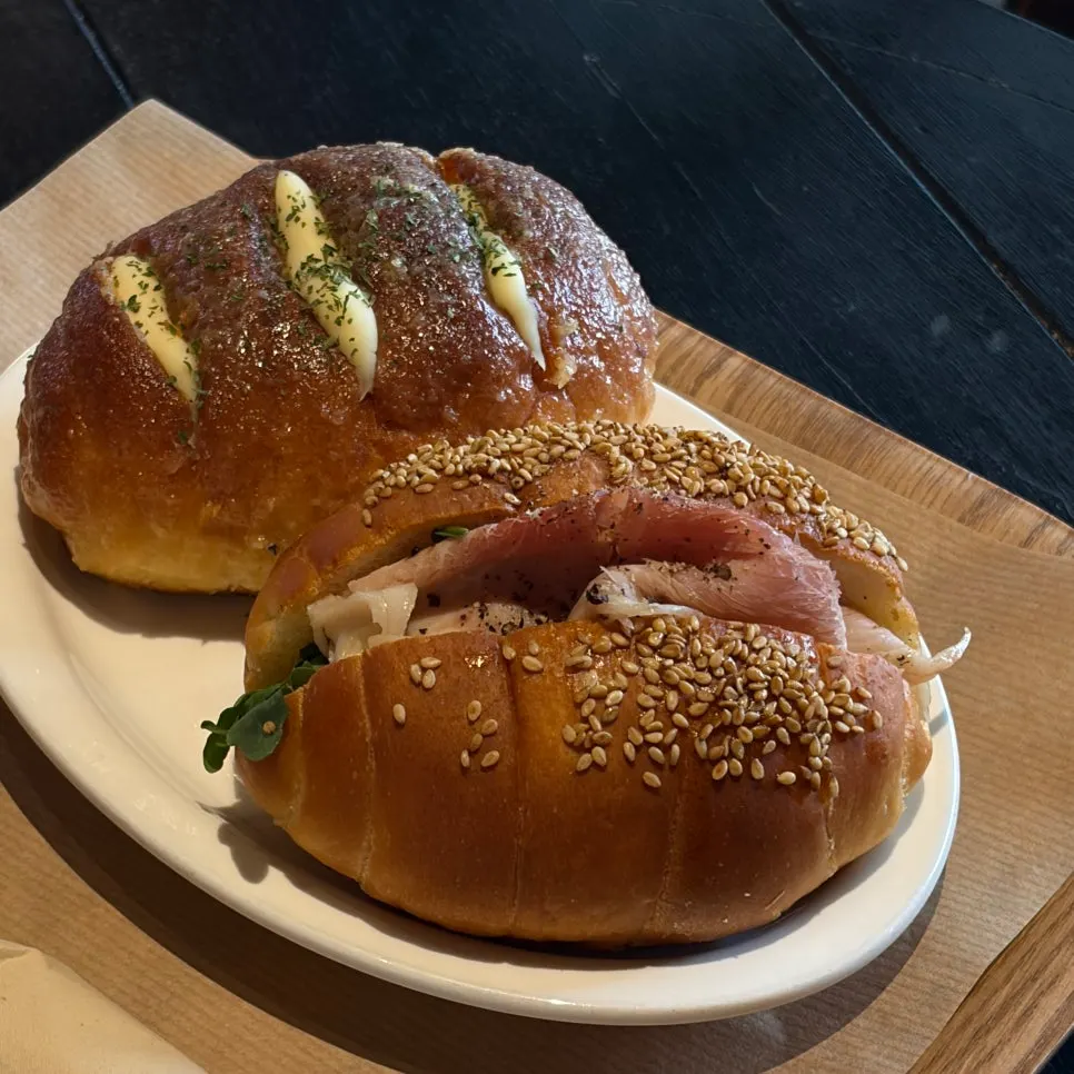 Garlic cream cheese salt bread
