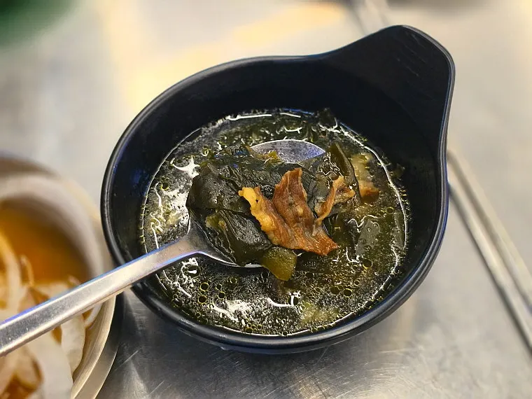 Basic side dishes at the gopchang restaurant