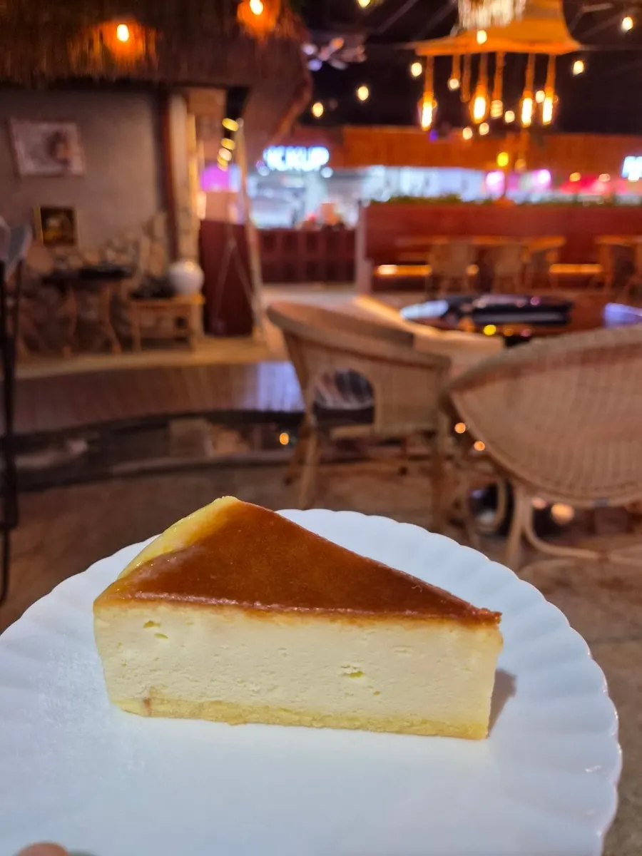 Daejeon Dunsan-dong rooftop brunch pizza date at Someday Romance
